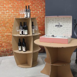 Tonneau en carton et mange debout, fabrication sur mesure par bikom le spcialiset de la plv.